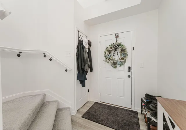 Photo 4 of Single family home for sale at 1017 Queen Bee Pl, Grove City, OH 43123 | MLS# 226030727 | Listing updated on 2026-09-25