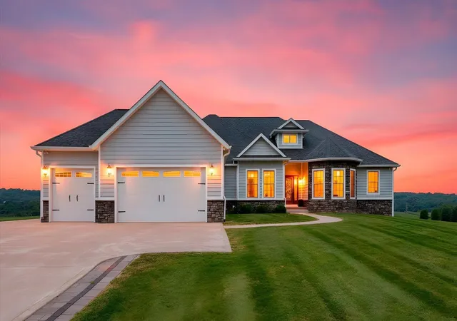 1st image of 101 Graclyn Ct, Heath, OH 43056 | MLS# 226031248