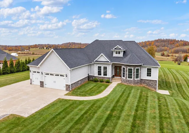 Photo 1 of Single family home for sale at 101 Graclyn Ct, Heath, OH 43056 | MLS# 226031248 | Listing updated on 2026-10-19