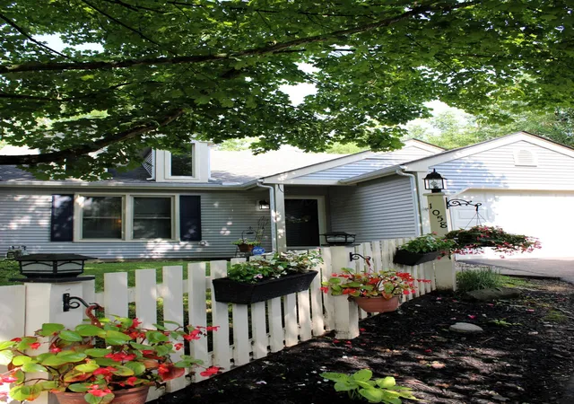 2nd image of 1058 Chatham Ln W, Delaware, OH 43015 | MLS# 226030764