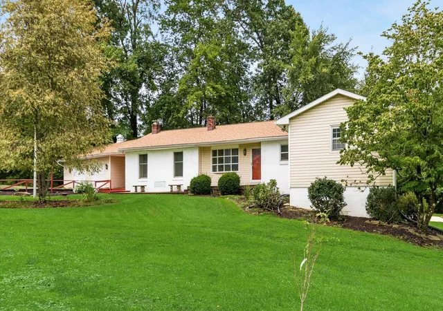 1st image of 300 Eastlawn Cir, Zanesville, OH 43701 | MLS# 226030871