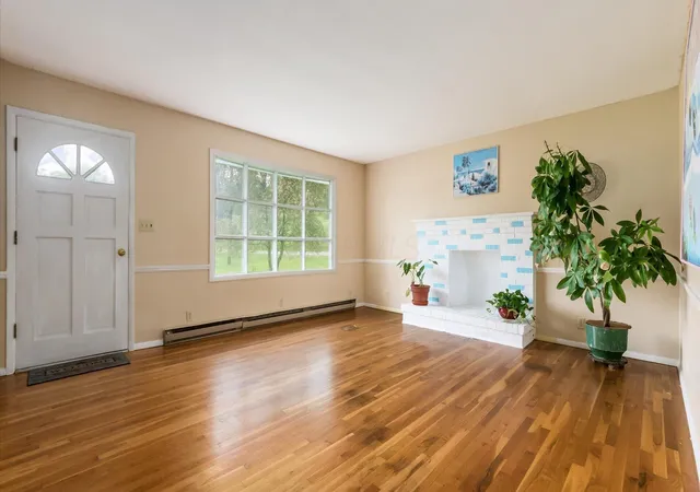 4th image of 300 Eastlawn Cir, Zanesville, OH 43701 | MLS# 226030871