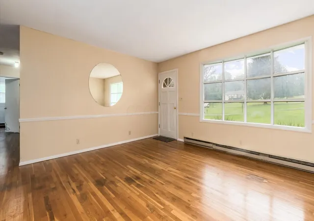 5th image of 300 Eastlawn Cir, Zanesville, OH 43701 | MLS# 226030871