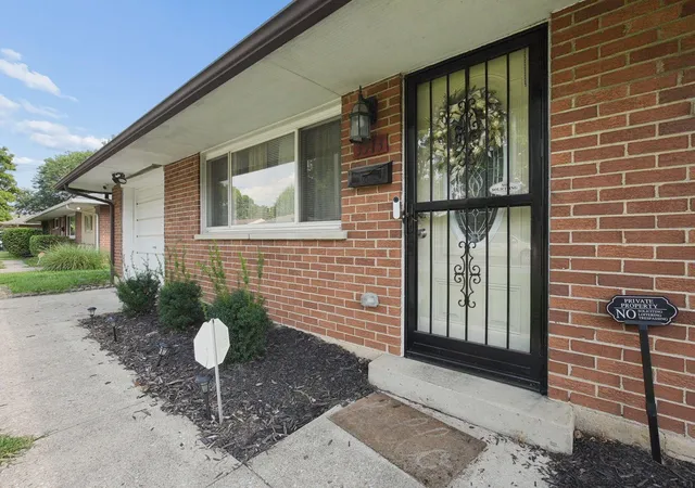 Photo 3 of Single family home for sale at 3513 Roswell Dr, Columbus, OH 43227 | MLS# 226030996 | Listing updated on 2026-08-21