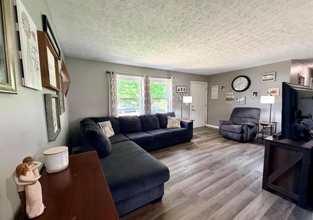 Photo 3 of Single family home for sale at 1836 Zimmer St, Lancaster, OH 43130 | MLS# 226030778 | Listing updated on 2026-09-13