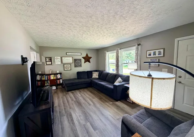 Photo 3 of Single family home for sale at 1836 Zimmer St, Lancaster, OH 43130 | MLS# 226030778 | Listing updated on 2026-09-13