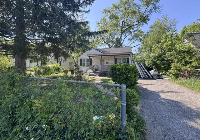 1st image of 2425 Vendome Dr S, Columbus, OH 43219 | MLS# 226030769