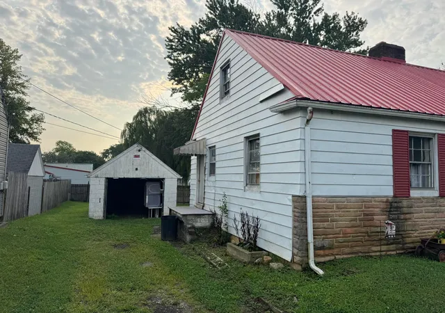 2nd image of 231 Edgewood Ave, Greenfield, OH 45123 | MLS# 226030807