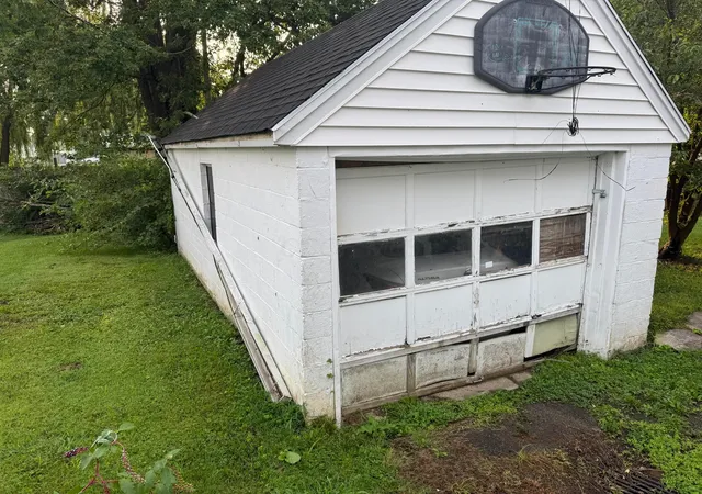 3rd image of 225 Edgewood Ave, Greenfield, OH 45123 | MLS# 226030808