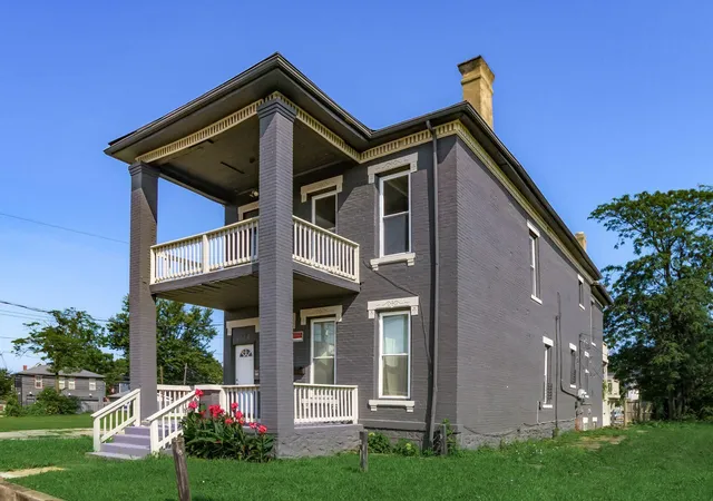 3rd image of 1044 E Long St, Columbus, OH 43203