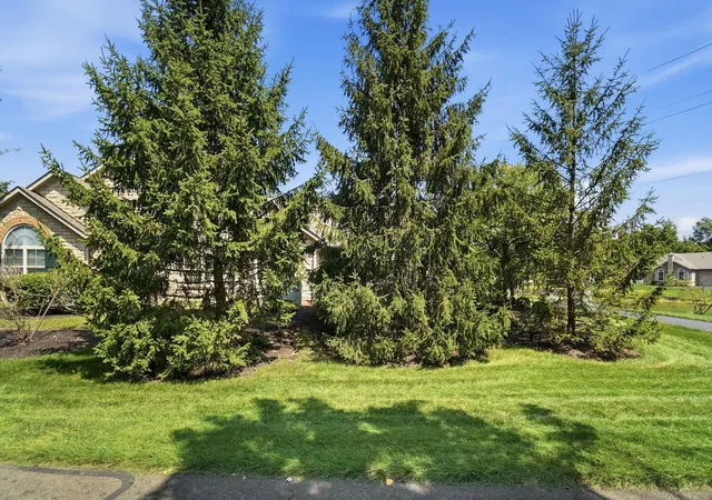 Listing Photo 5 - Condo for sale in building located at 557 Ruttington Ln, Westerville, OH 43082