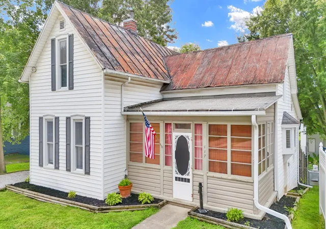 Photo 3 of Single family home for sale at 117 N Main St, Pleasantville, OH 43148 | MLS# 226030878 | Listing updated on 2026-09-21