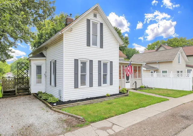 Photo 4 of Single family home for sale at 117 N Main St, Pleasantville, OH 43148 | MLS# 226030878 | Listing updated on 2026-09-21