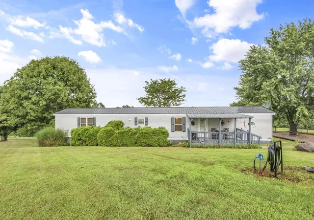 Photo 3 of Single family home for sale at 4570 Mainesville Rd W, Junction City, OH 43748 | MLS# 226030822 | Listing updated on 2026-09-14