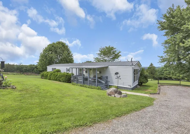 Photo 2 of Single family home for sale at 4570 Mainesville Rd W, Junction City, OH 43748 | MLS# 226030822 | Listing updated on 2026-09-14