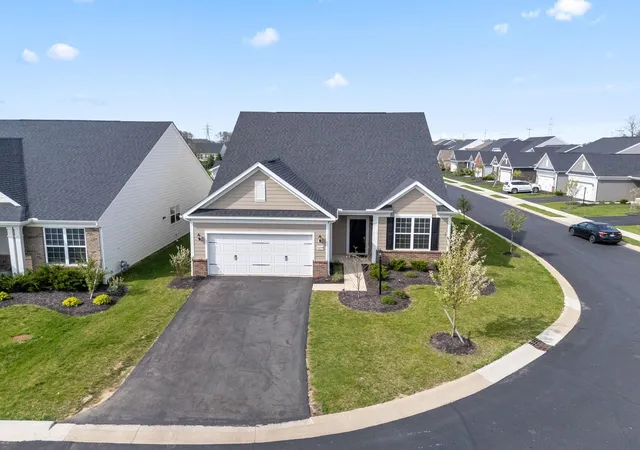 Listing Photo 2 - Condo for sale in building located at 3254 Sinatra Wy, Powell, OH 43065