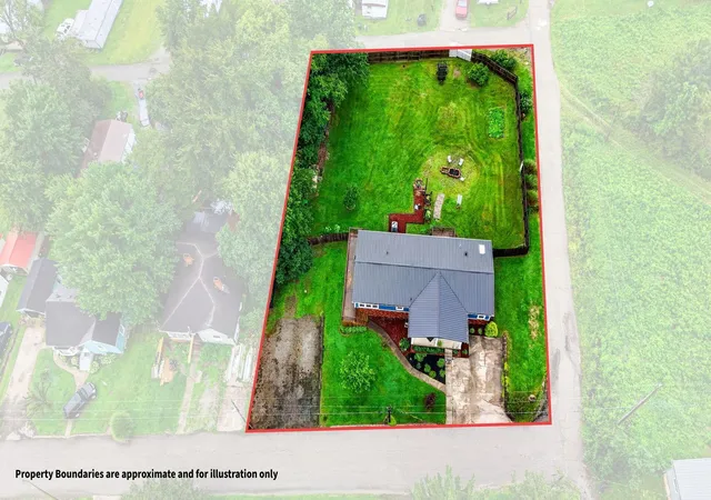 Photo 2 of Sale Pending at 427 Davis Ave, Oak Hill, OH 45656 | MLS# 226030911 | Listing updated on 2026-08-17