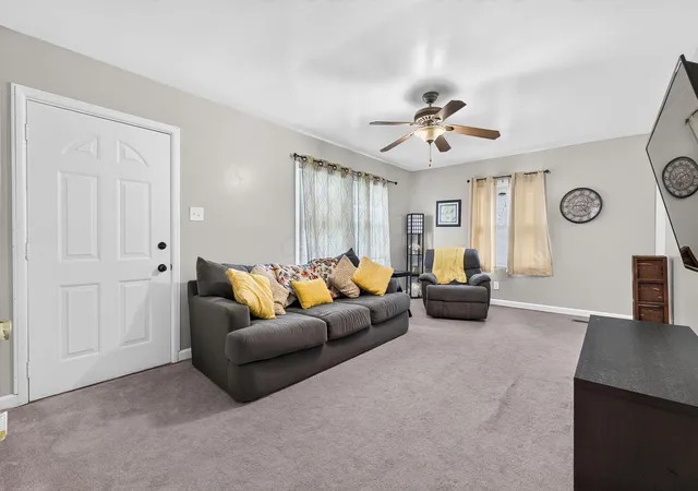 3rd image of 392 Weymouth Ln, Columbus, OH 43228 | MLS# 226031636