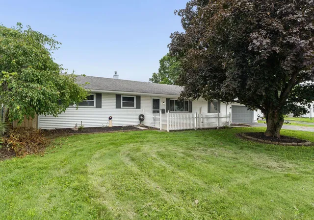 Photo 1 of Single family home for sale at 250 Gladys Ave, Newark, OH 43055 | MLS# 226031662 | Listing updated on 2026-08-23