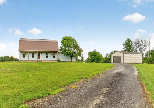 Photo 3 of Single family home for sale at 142 Decliff Rd N, New Bloomington, OH 43341 | MLS# 226030928 | Listing updated on 2026-10-07