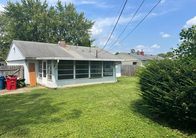 2nd image of 1067 Gilcrest Ave, Columbus, OH 43207 | MLS# 226030931