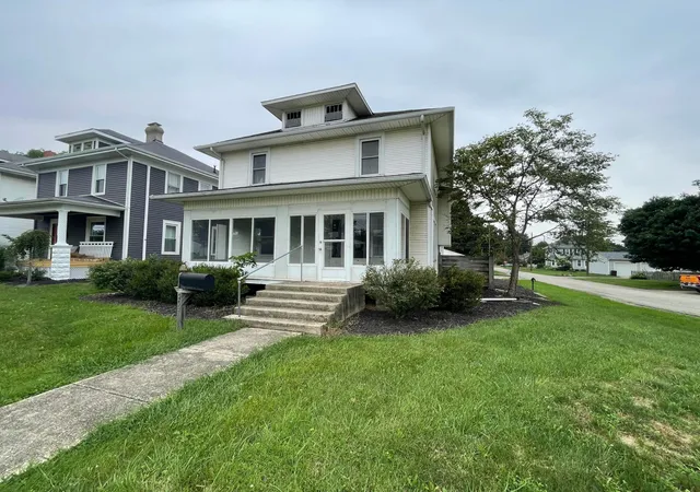 1st image of 902 Dayton Ave Nw, Washington Court House, OH 43160 | MLS# 226031081