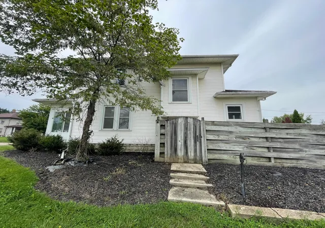 2nd image of 902 Dayton Ave Nw, Washington Court House, OH 43160 | MLS# 226031081