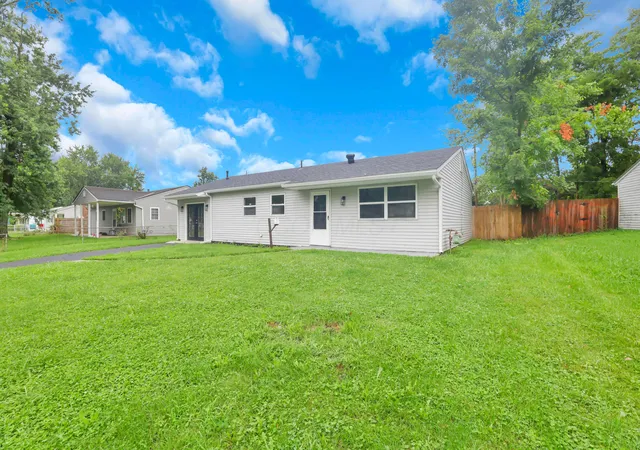 3rd image of 3595 Clearwater Dr, Columbus, OH 43232 | MLS# 226030963