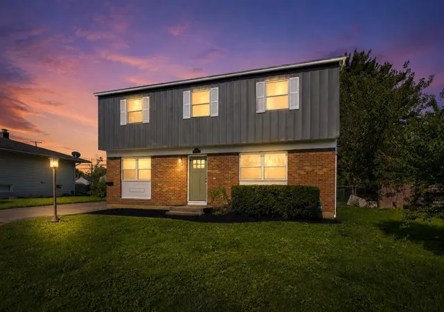 2nd image of 3861 Tamara Dr, Grove City, OH 43123 | MLS# 226030967