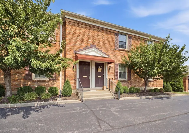 Photo 2 of Condo for sale at 952 Chatham Ln #K, Columbus, OH 43221 | MLS# 226031048 | Listing updated on 2026-09-09