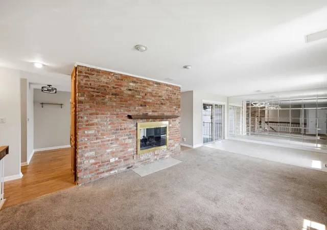 Photo 3 of Condo for sale at 952 Chatham Ln #K, Columbus, OH 43221 | MLS# 226031048 | Listing updated on 2026-10-16