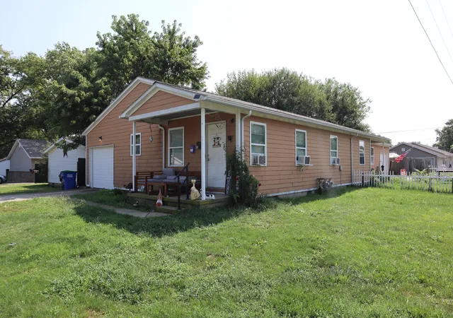 1st image of 403 Clyburn Ave, Washington Court House, OH 43160 | MLS# 226030992