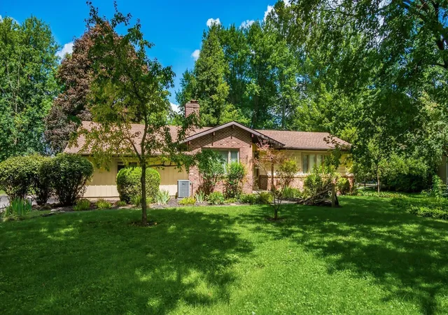 Photo 4 of Single family home for sale at 3686 Skyline Dr, Columbus, OH 43235 | MLS# 226031120 | Listing updated on 2026-10-17