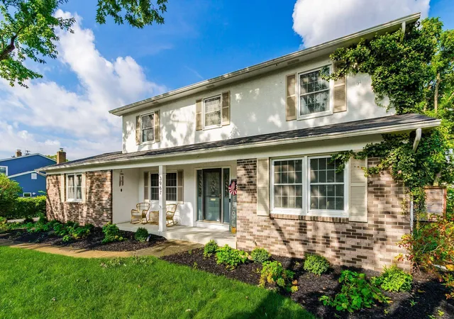 Photo 3 of Single family home for sale at 3967 Reed Rd, Columbus, OH 43220 | MLS# 226031608 | Listing updated on 2026-09-09