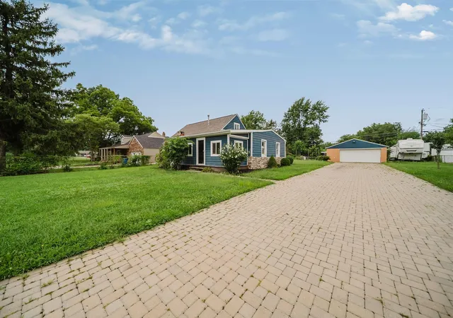 2nd image of 724 Glendower Ave, Columbus, OH 43207 | MLS# 226031060