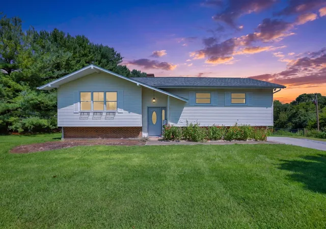 1st image of 1250 Rockmill Rd Nw, Lancaster, OH 43130 | MLS# 226031073