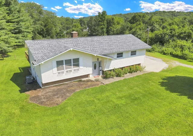 Photo 1 of Single family home for sale at 1250 Rockmill Rd Nw, Lancaster, OH 43130 | MLS# 226031073 | Listing updated on 2026-09-14