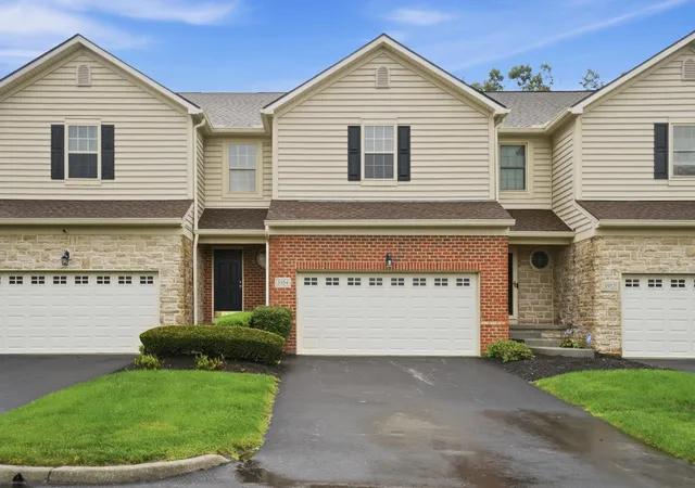 Listing Photo 5 - Condo for sale in building located at 3954 Stapleford Dr, Columbus, OH 43230