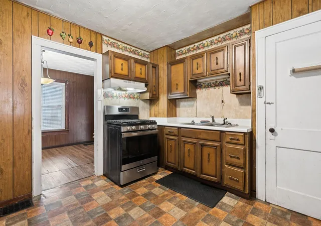 Photo 4 of Single family home for sale at 1436 S Champion Ave, Columbus, OH 43206 | MLS# 226031882 | Listing updated on 2026-10-09