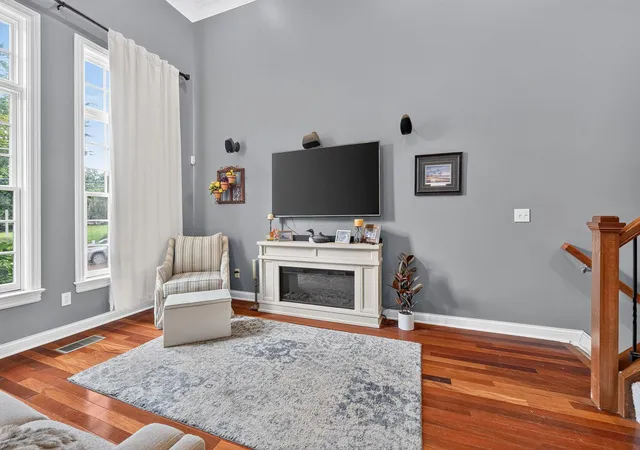 4th image of 35 W Frankfort St, Columbus, OH 43206 | MLS# 226031787