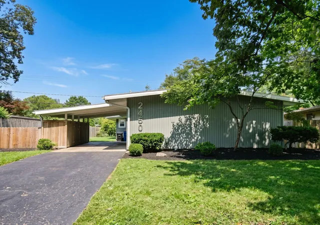Photo 2 of Sale Pending at 2450 Bristol Rd, Columbus, OH 43221 | MLS# 226031702 | Listing updated on 2026-09-17
