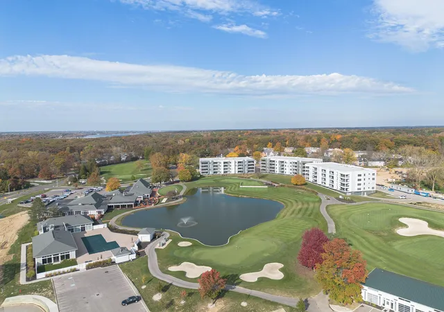 5th image of 5339 Highpointe Lakes Dr, Westerville, OH 43081
