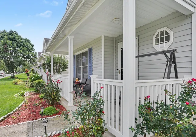 Photo 3 of Single family home for sale at 1889 Daisyfield Dr #211, Columbus, OH 43219 | MLS# 226031377 | Listing updated on 2026-09-26