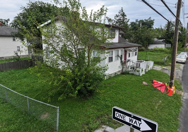 3rd image of 2563 Fremont St, Columbus, OH 43204 | MLS# 226031170