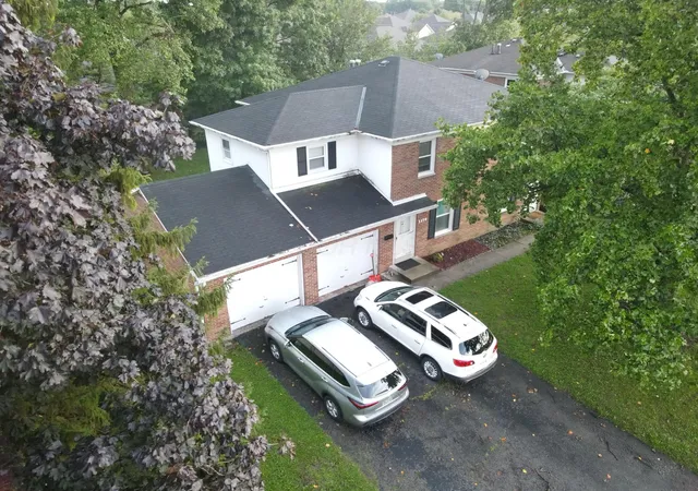 3rd image of 1379-1381 Bradshire Dr, Columbus, OH 43220 | MLS# 226031165