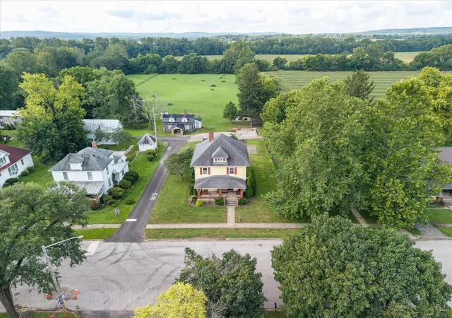 Photo 3 of Single family home for sale at 122 W Springfield St, Frankfort, OH 45628 | MLS# 226031398 | Listing updated on 2026-08-22