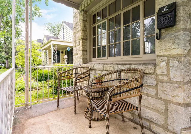 Photo 2 of Single family home for sale at 895 Chelsea Ave, Columbus, OH 43209 | MLS# 226031289 | Listing updated on 2026-09-14