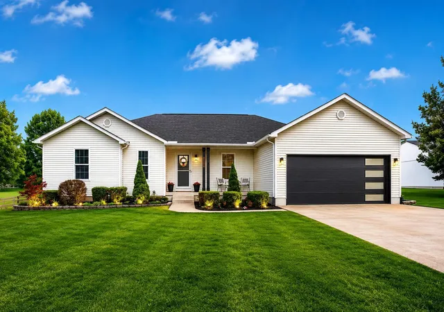 2nd image of 1538 Amanda Northern Rd Nw, Canal Winchester, OH 43110 | MLS# 226031139
