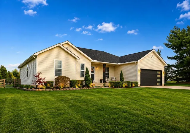 Photo 3 of Single family home for sale at 1538 Amanda Northern Rd Nw, Canal Winchester, OH 43110 | MLS# 226031139 | Listing updated on 2026-09-20
