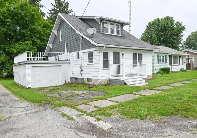 Photo 3 of Single family home for sale at 222 E Summit St, Galion, OH 44833 | MLS# 226031158 | Listing updated on 2026-09-30